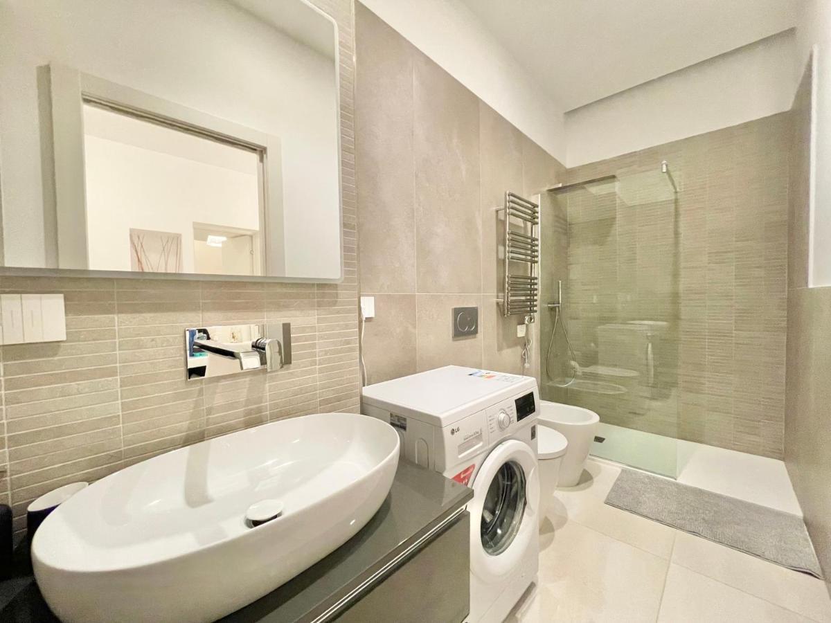 Elegance Duomo Apartment Милано Екстериор снимка